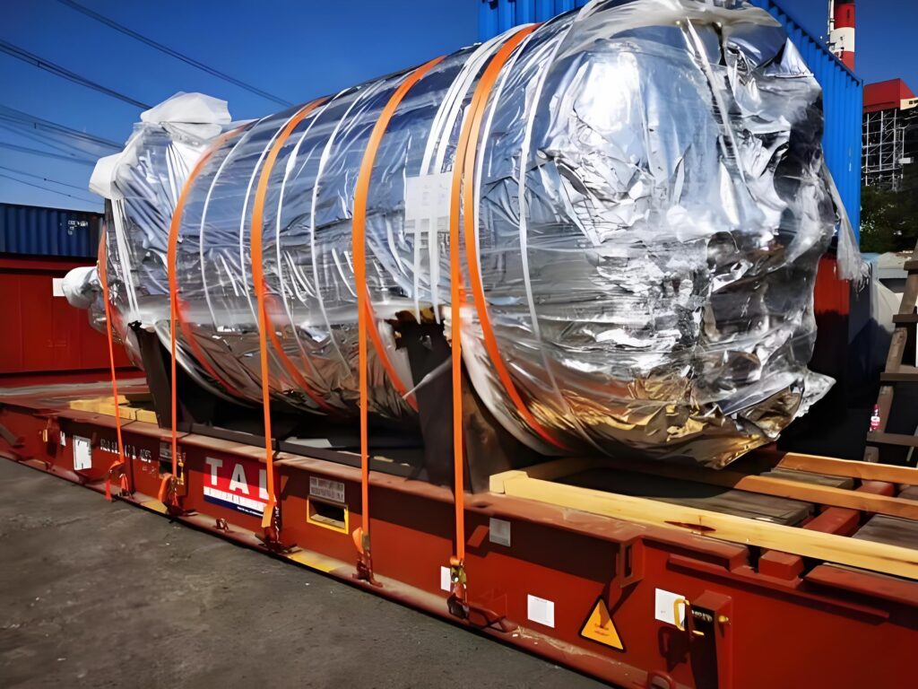 圖片[1]-危險(xiǎn)品與溫控柜海運(yùn)：在“紅線”邊緣，我們?nèi)绾斡脤?zhuān)業(yè)為你守住合規(guī)與安全？-鑫漢物流